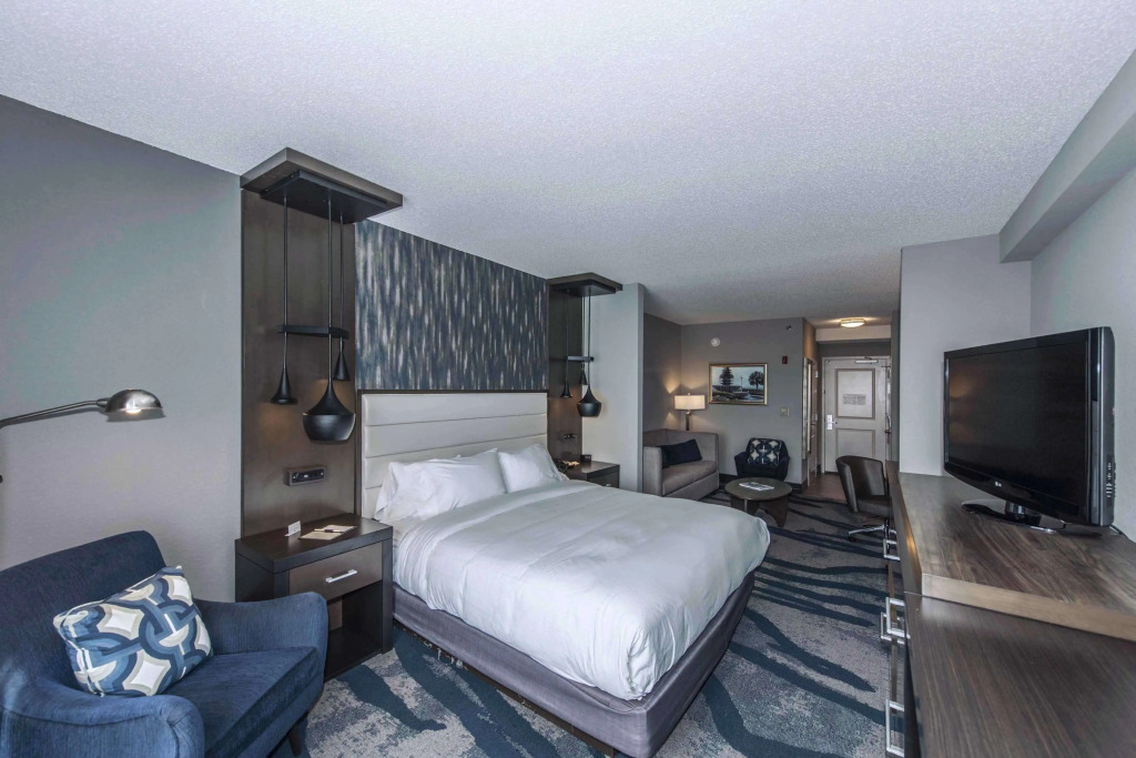 DoubleTree by Hilton North Charleston - Convention Center