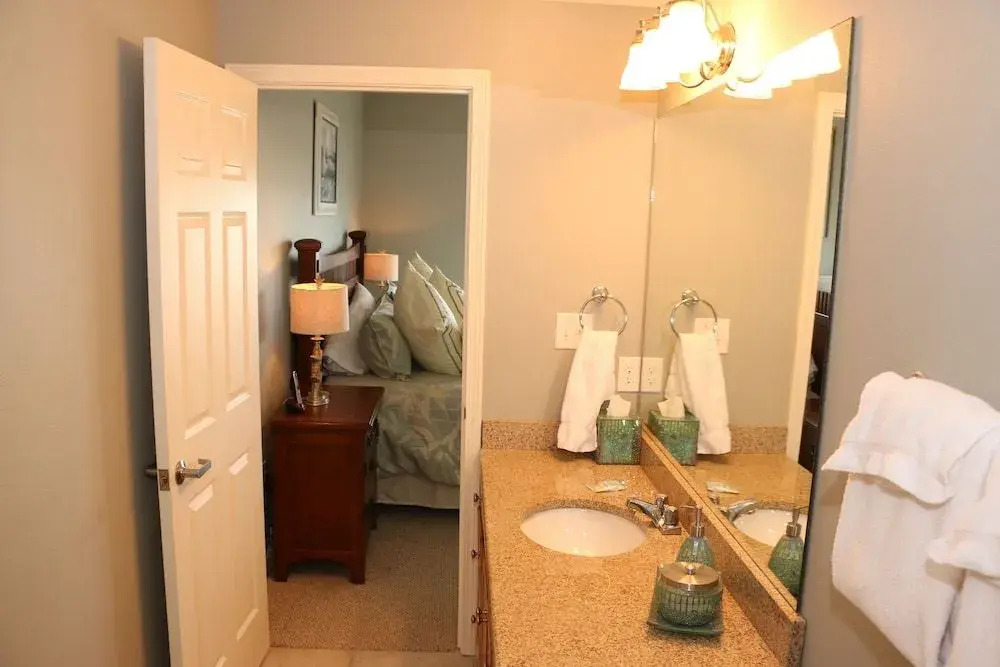Navy Cove 2113 - 2 Br Condo