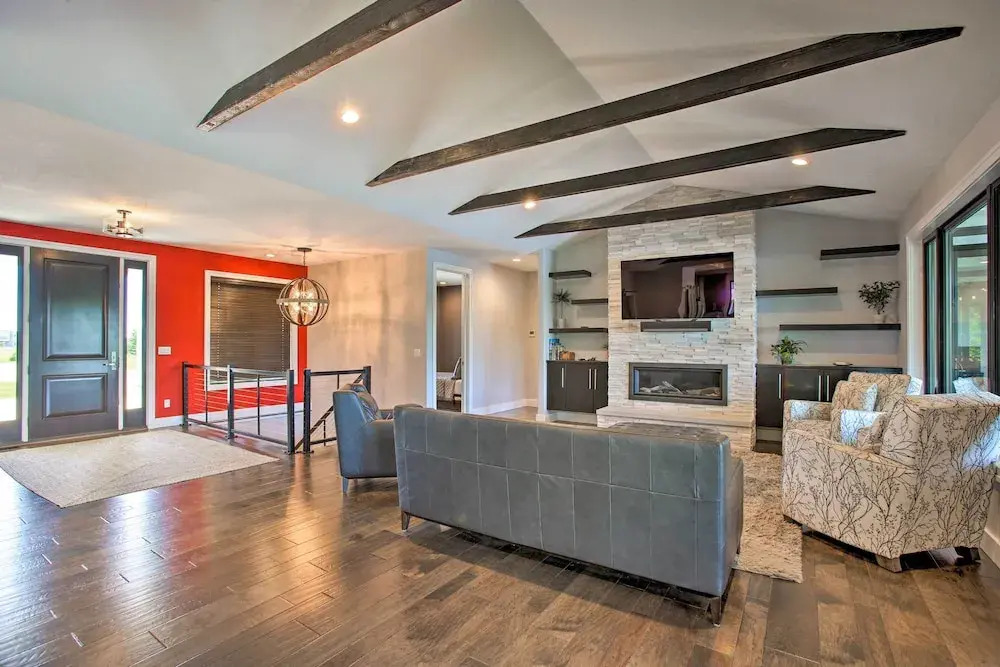 Sunroom + Hot Tub! Waterfront Silver Lake Home