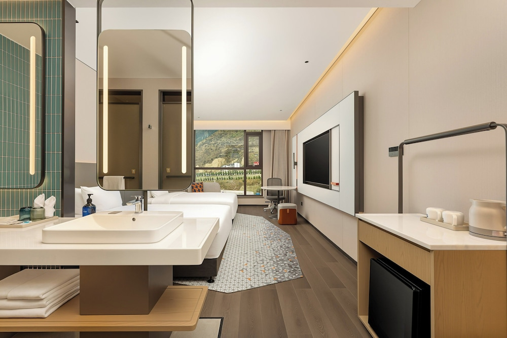 Holiday Inn Express Luding by IHG