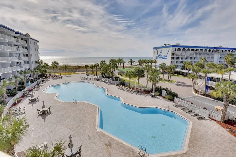 Sunny Fort Walton Beach Condo - Walk to Ocean!