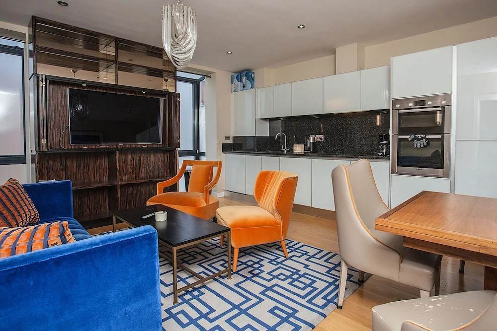 Central E1 2 Bedroom Flat