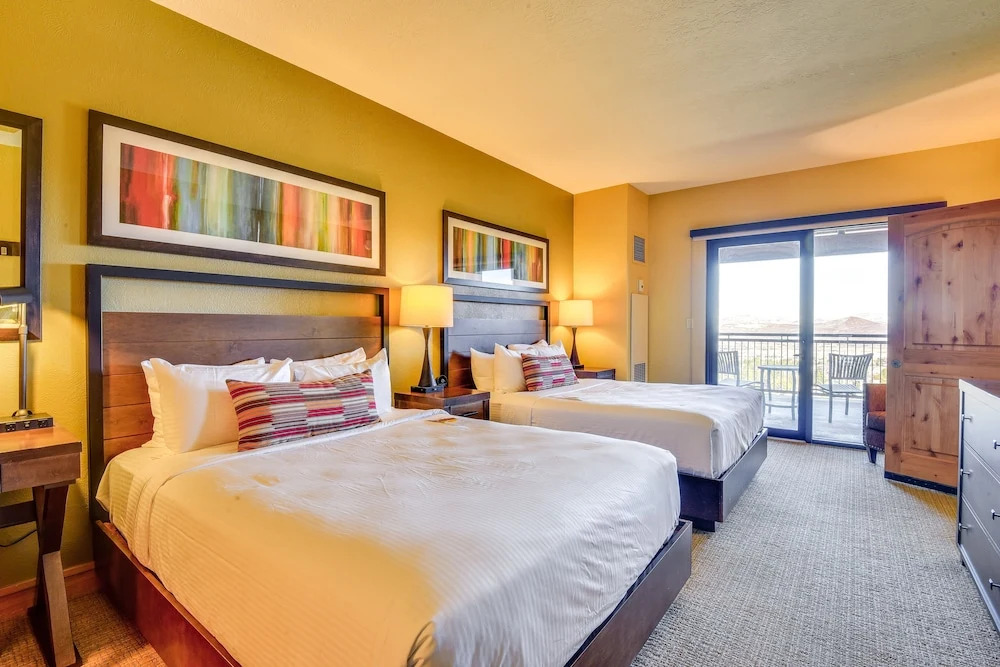 Park City Condo: Steps to Canyons Village & Skiing