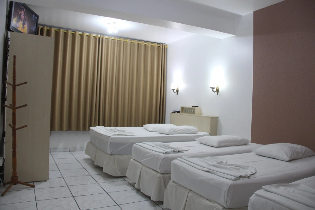 Oasis Chartouni Hotel