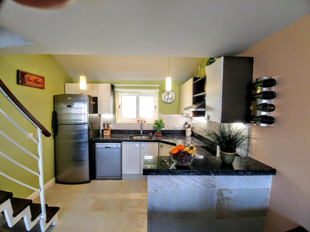Beautiful 2 bedroom 2 bathroom sea view