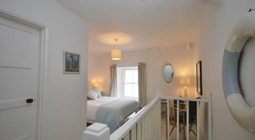 4 Bed in Newlyn oc-abcorc