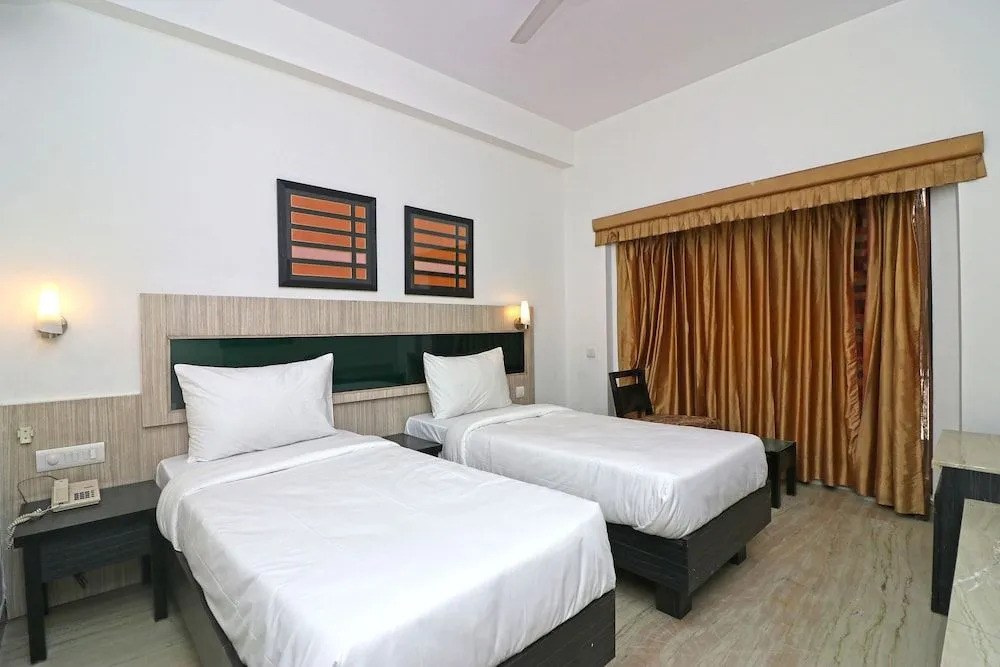 SilverKey Executive Stays 19389 Divine Inn Rajouri Garden