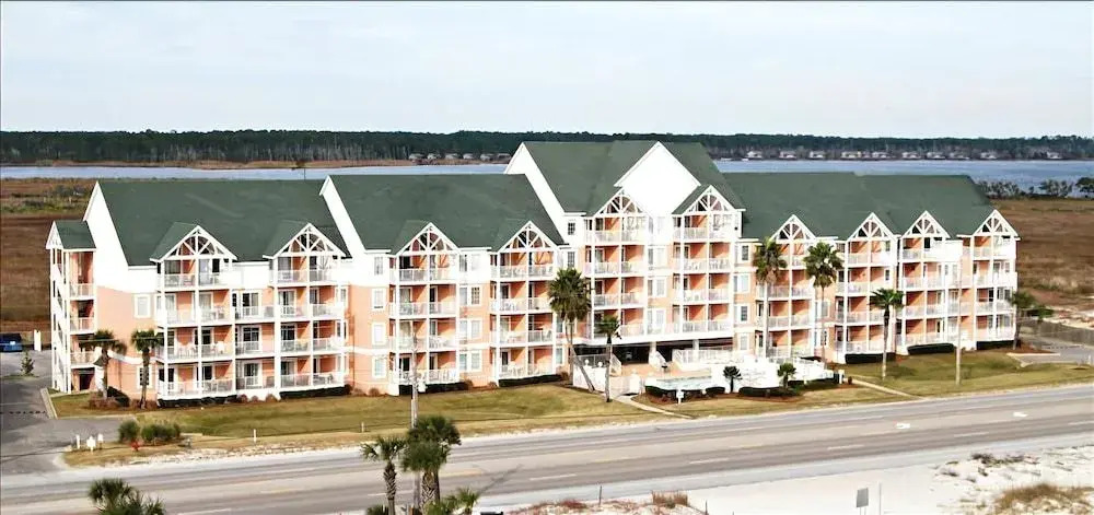 Grand Beach Resort 411 by RedAwning