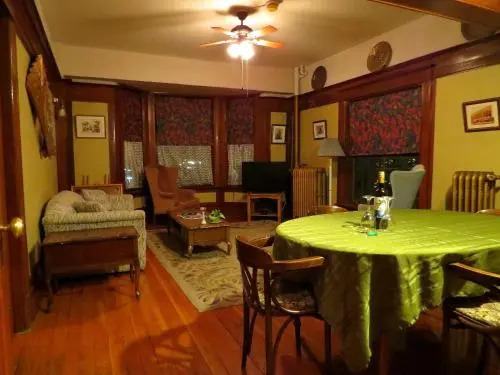 Arundel Mansions Hotel