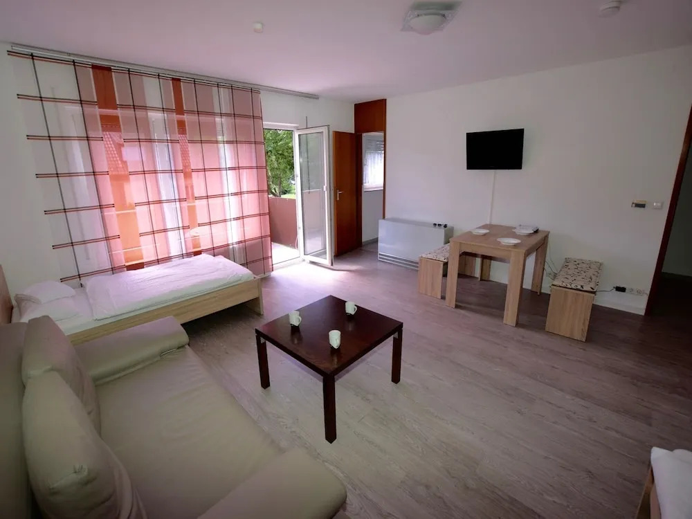 AB Apartment 14