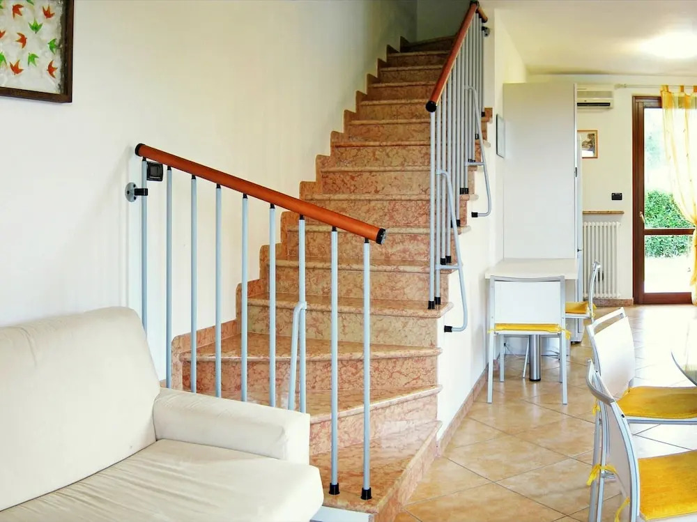 Great and Colourful Apartment Near Bardolino