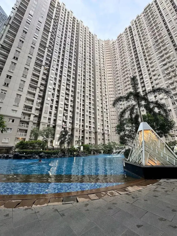 Central Royal Apartments by Emily in Jakarta