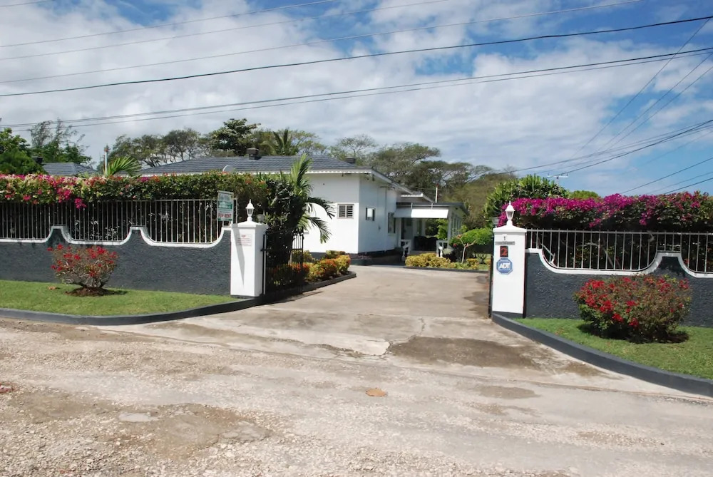 Eslyn Villa