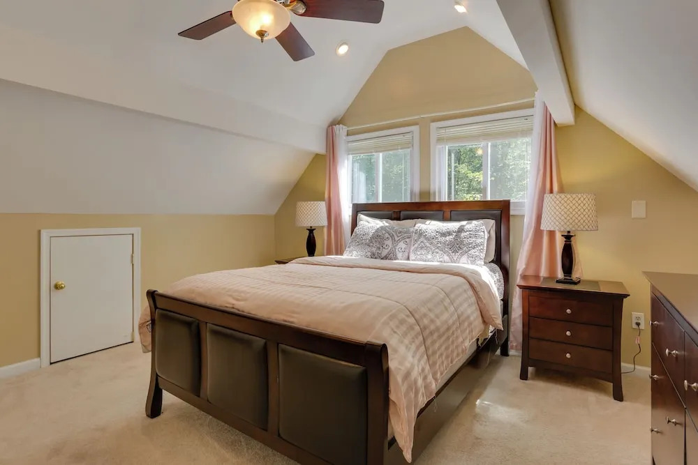 Pools, Hot Tub & More: Bushkill Mountain Getaway
