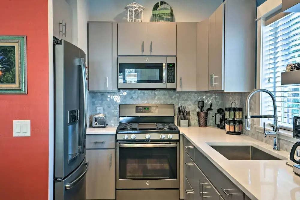 Missoula Getaway w/ Balcony, 2 Mi to Downtown!