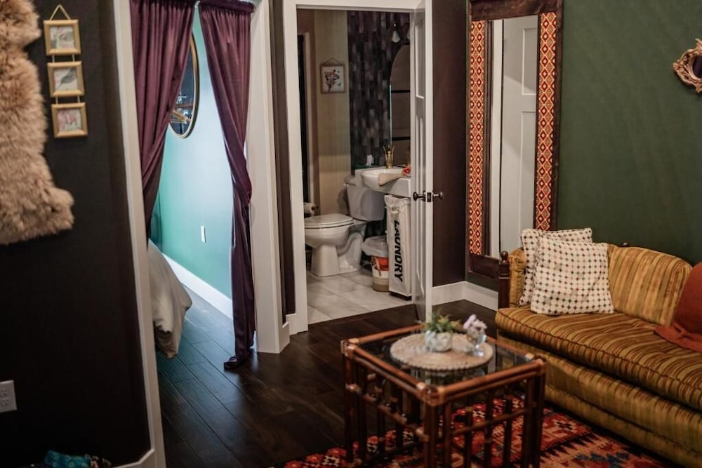 The Atrium - A Boutique Hotel