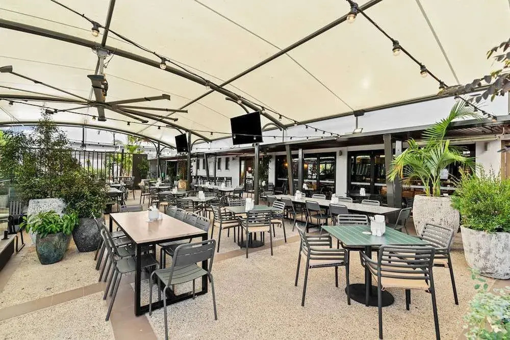 Morayfield Tavern & Motel