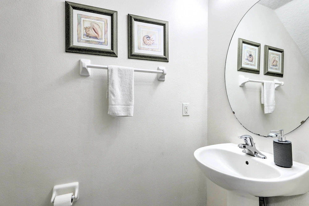 Kissimmee Home w/ Pool < 9 Mi to Disney World!