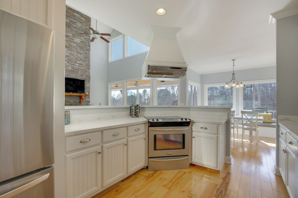 5-acre Hideaway on Pickwick Lake: Great for Groups