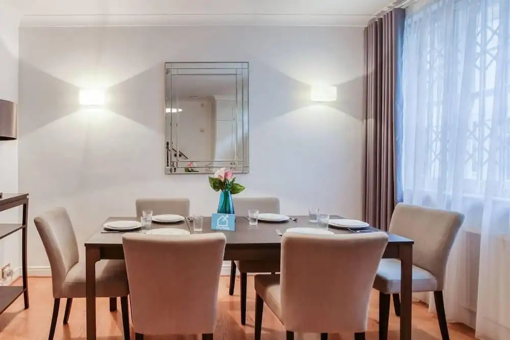 Bright and Cosy 3BR Mews House