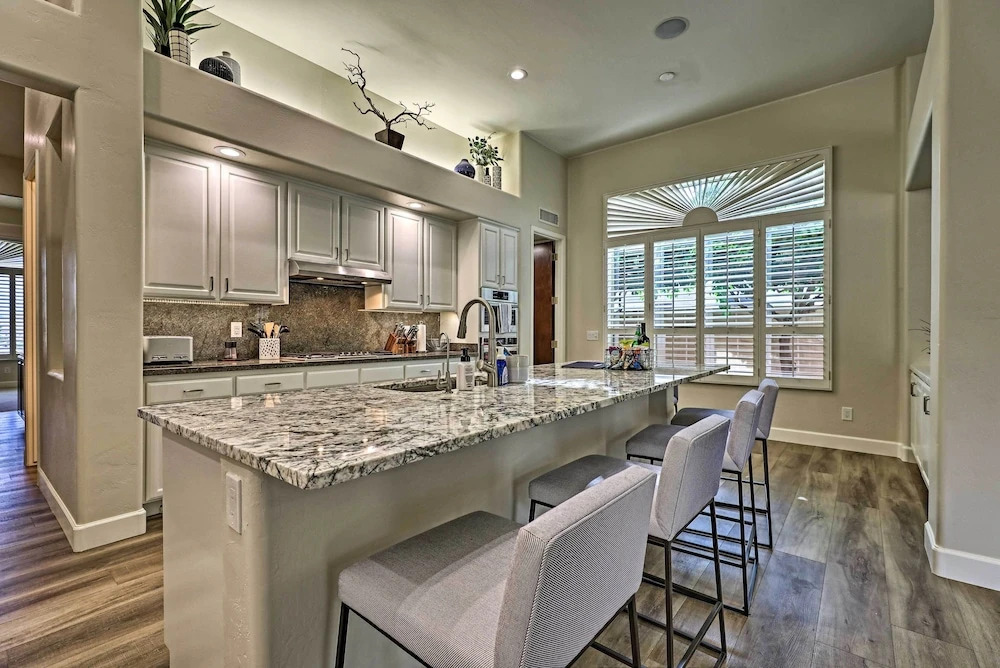 Patio, Playground! Glendale Family Gem Near Golf