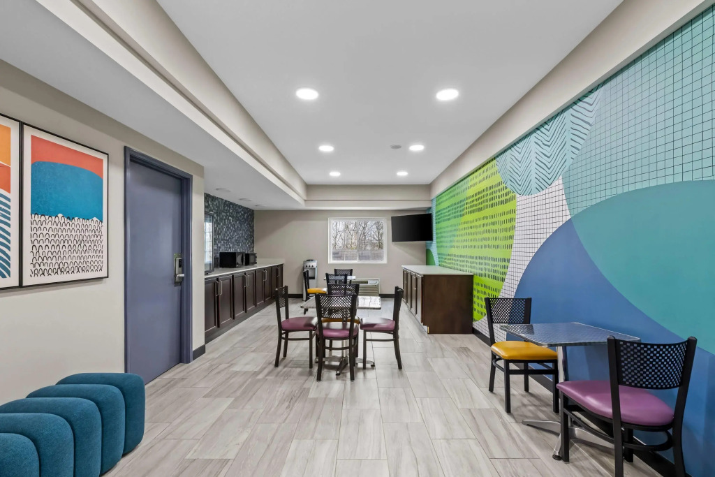 Days Inn & Suites by Wyndham Union City