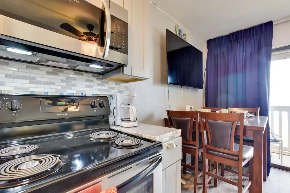 Waterfront Corpus Christi Escape w/ Pool Access!