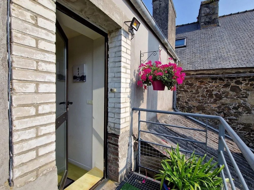 Duplex in Plougasnou Near Stunning Beaches