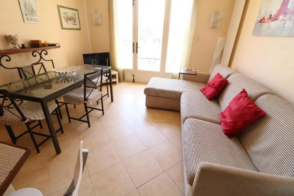 1 Bedroom Henri IV on the Croisette 240