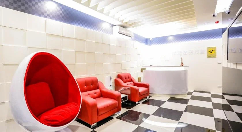 Jade Hotel