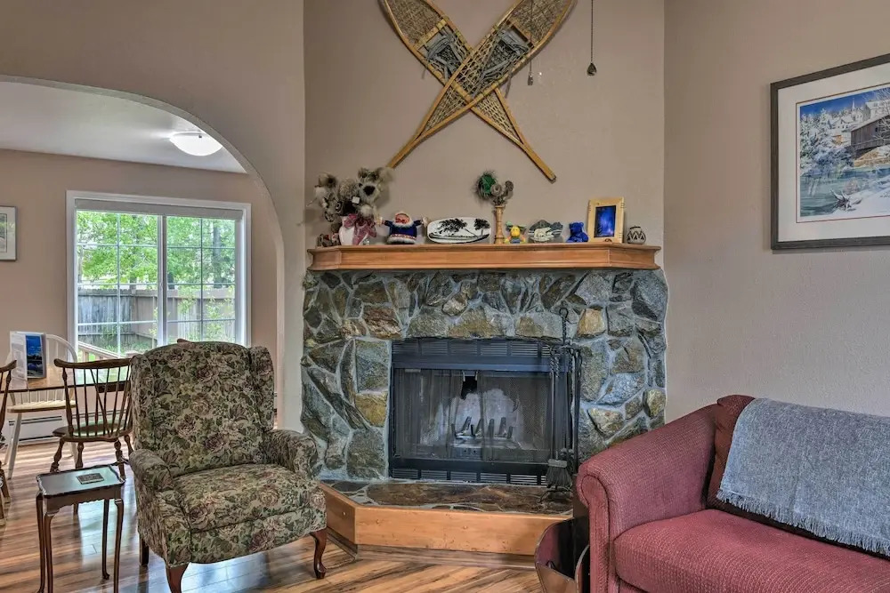 8 Mi to Dtwn Achorage! Home w/ Pet-friendly Yard