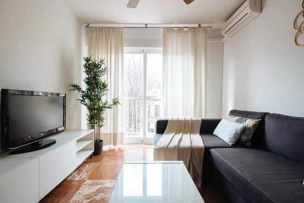 Bright and Familiar Apartment in Alameda