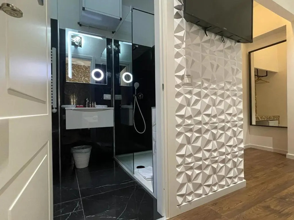 Vatican G&G Suites