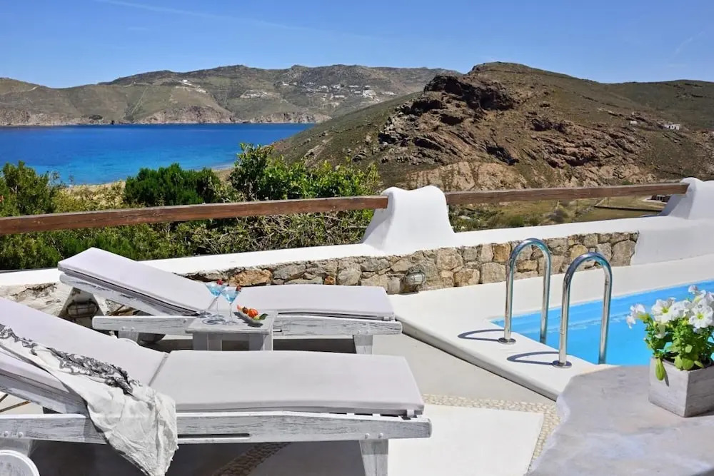 Fulfill your Holiday Dreams at Mikonos