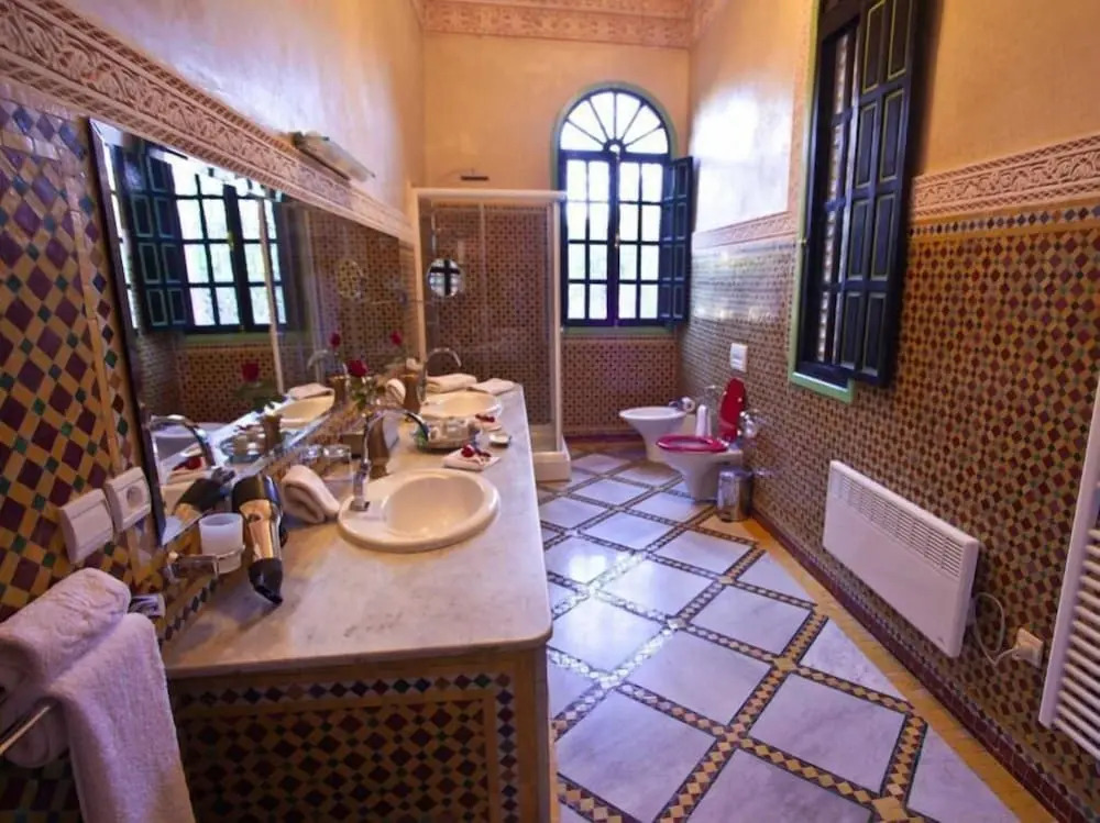 L Mansion Guest Palace