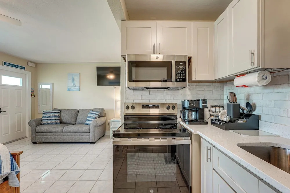 Beachfront Condo: Redington Shores Retreat!