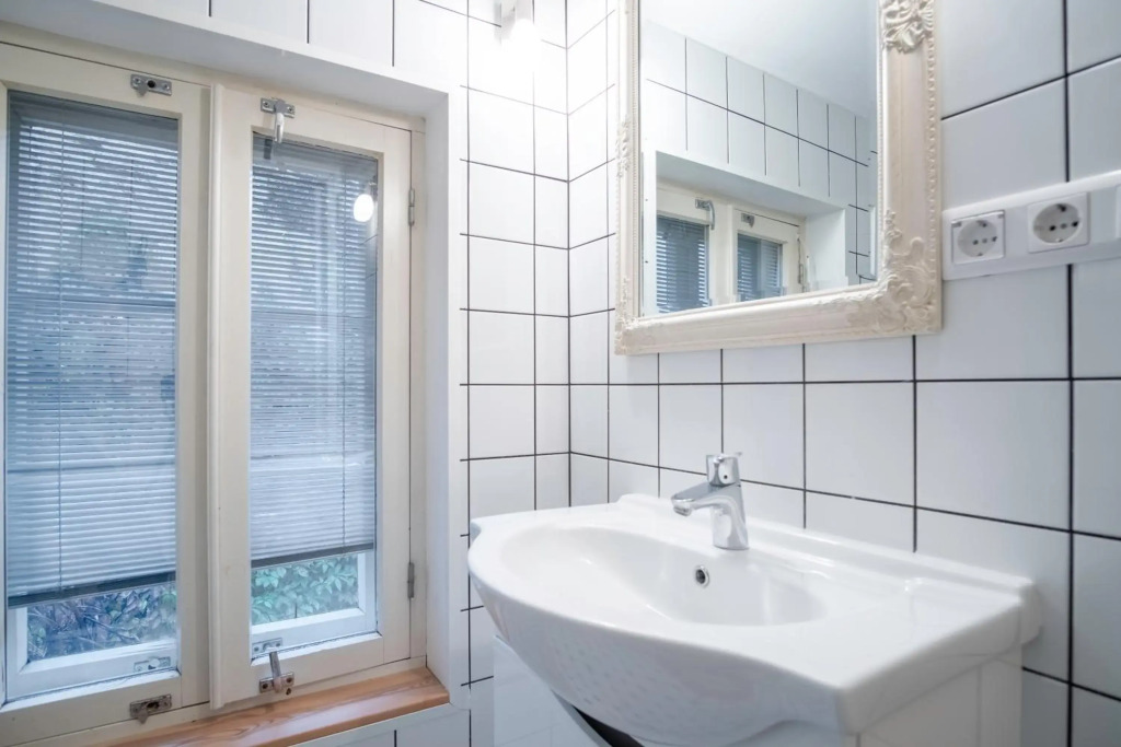 Dream Stay - Bright 2-Bedroom 2-Floor Old Town Apartment
