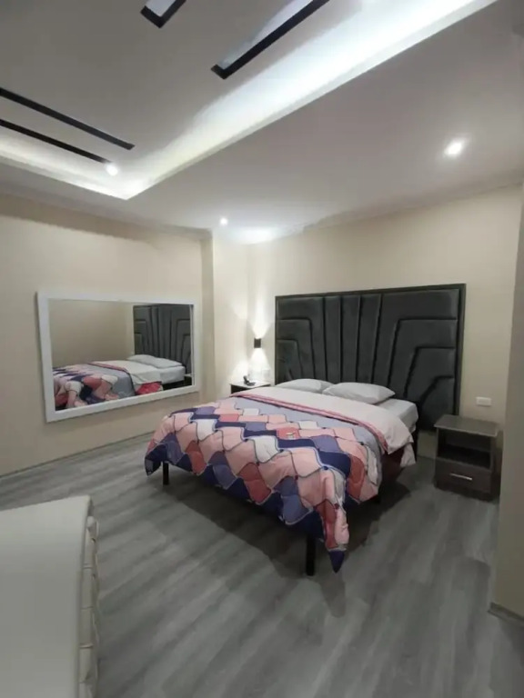 Hostal Kapital City