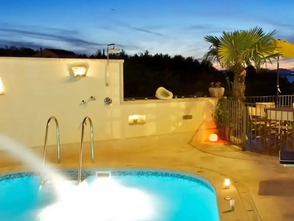 Adorable Villa With Swimming Pool and sea View