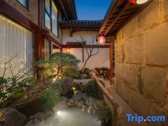 Wawan | Fireplace Garden · Bed and Breakfast in a Fireplace Garden