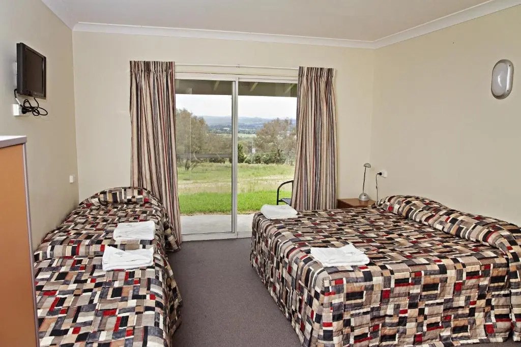 Bathurst Goldfields Resort - Conrod Straight, Mount Panorama