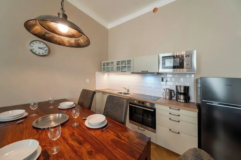 1 Bed Flat - Sleeps 5 - Parking - Wifi