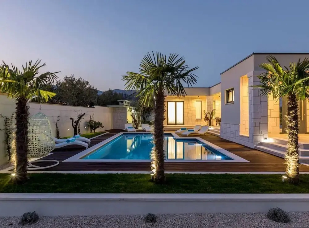 Sophisticated Oasis Residence Villa with Pool