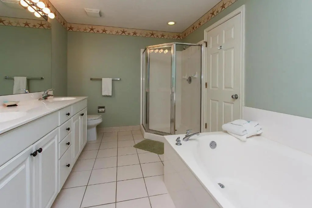 2309 SeaCrest 3 BR Forest Beach Condo