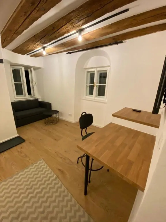Cozy/Tiny/Creative living in a historical old town