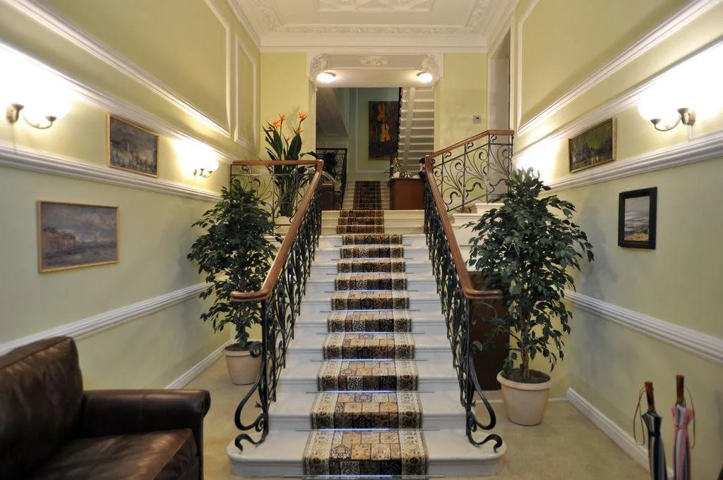 Apartment Longo On Furshtatskaya