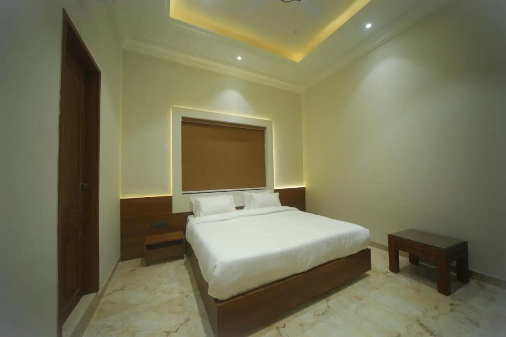 Ratna Vilas Palace