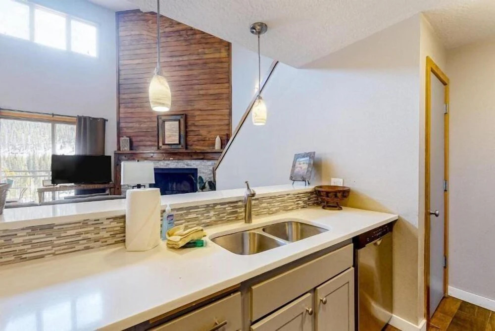 2 Bedroom Montezuma Condo At Lakeside Village - Shuttle To Slopes