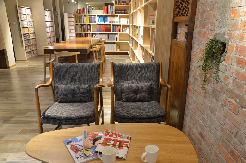 1969.Book Hostel