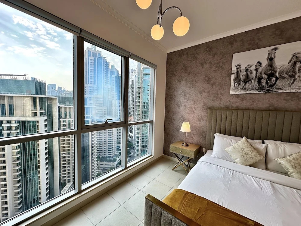 Lux BnB I The Residences I Sky Line Views